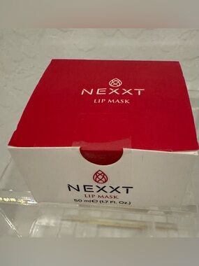 Nexxt Red Lip Mask – Nourishing Lip Treatment